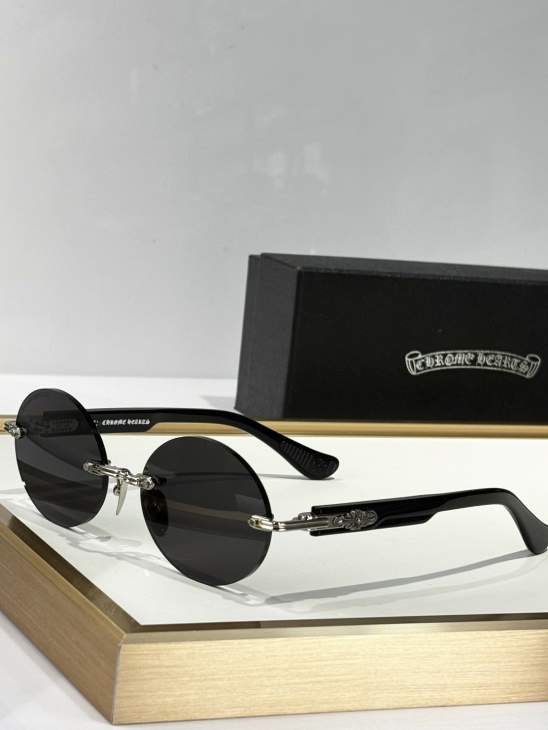 Picture of Chrome Hearts Sunglasses _SKUfw70120172fw